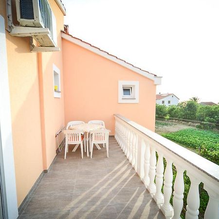 Apartments Valentina Petrčane Kültér fotó