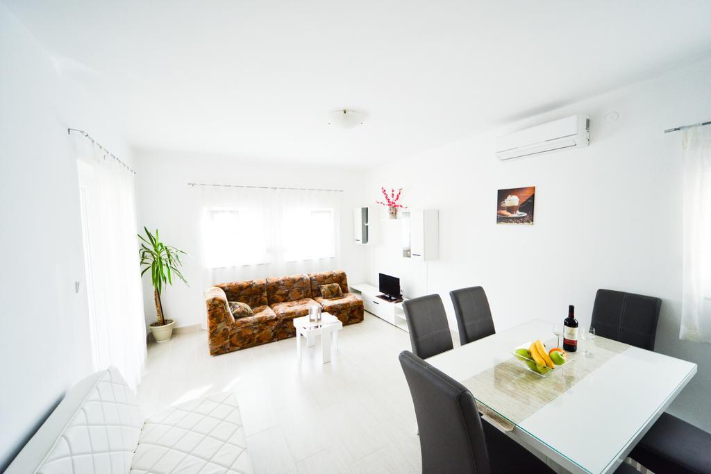Apartments Valentina Petrčane Kültér fotó